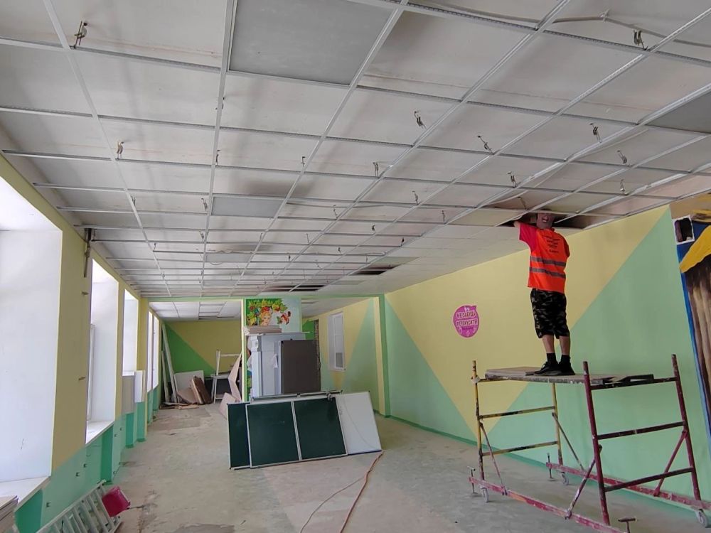 При координации Минстроя ЛНР в г. Золотое к новому учебному году капитально отремонтируют школу