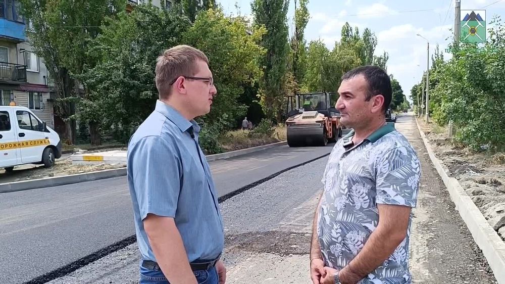 Евгений Морозов: Одно из самых долгожданных событий для автолюбителей Брянки - укладка асфальтобетона в микрорайонах №4 и "Молодежный" стартовала!