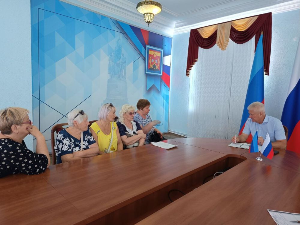 Сергей Козенко: Сегодня, согласно графику, провел личный прием граждан, где каждый смог озвучить свои насущные проблемы