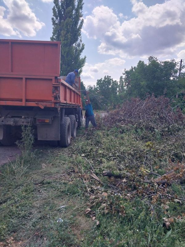 Продолжаются работы по благоустройству городских территорий