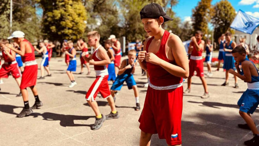 Министерство спорта ЛНР аккредитовало 40 региональных спортивных федераций, а также 29 региональных отделений общероссийских физкультурно-спортивных организаций