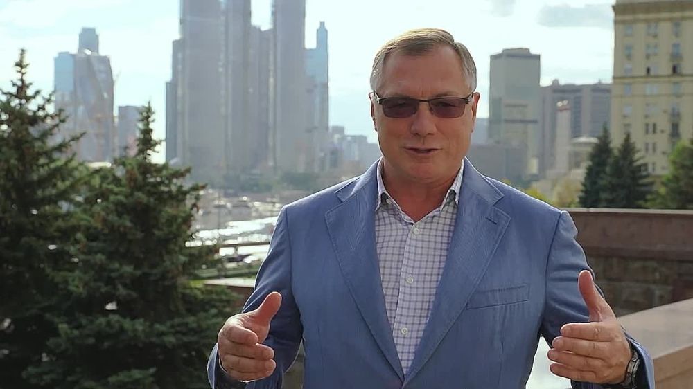 Марат Хуснуллин поздравил с профессиональным праздником работников строительной отрасли