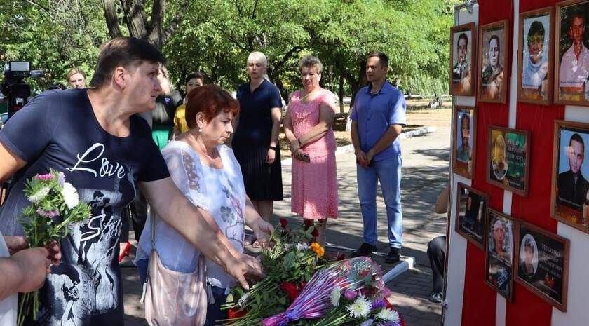 Митинг, посвященный 10-й годовщине со дня гибели мирных жителей в результате обстрела со стороны ВСУ, состоялся в Ирмино
