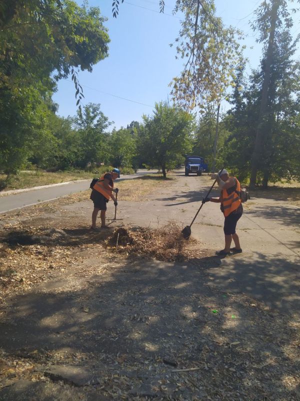 Кроме основных мероприятий по сбору и вывозу ТБО, МУП «ДЭРСУ» на постоянной основе осуществляются работы по благоустройству территории нашего округа