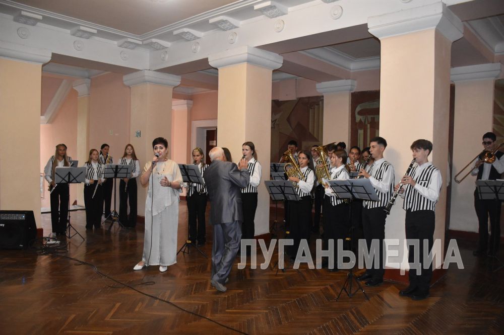 В стенах Краснодонского городского Дворца культуры им. “Молодой гвардии” состоялось торжественное мероприятие, посвященное Дню шахтера