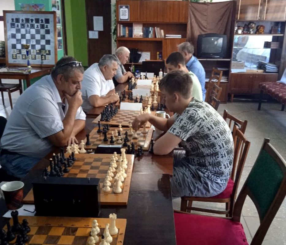 Турнир по шахматам в Суходольске: День шахтёра отметили интеллектуальными сражениями