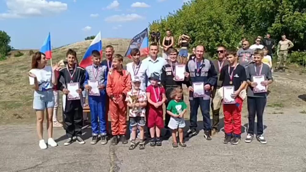 Евгений Морозов: . Победный кубок по картингу в общекомандном зачете завоевала команда БРЯНКИ! Сказать, что горжусь нашими...