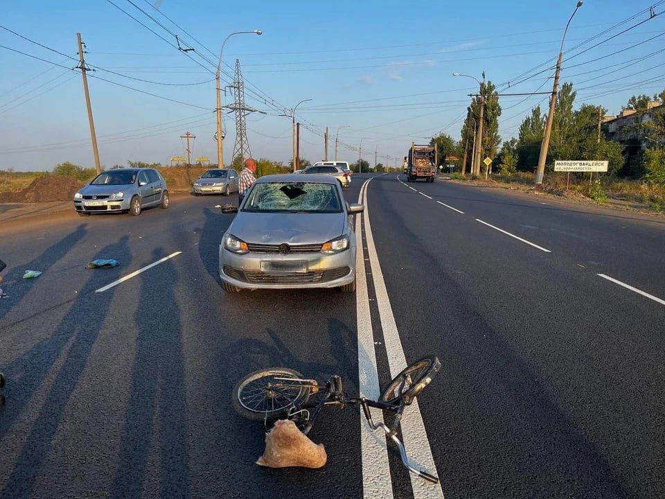 В Краснодонском районе автомобиль Volkswagen Polo насмерть сбил на велосипедиста