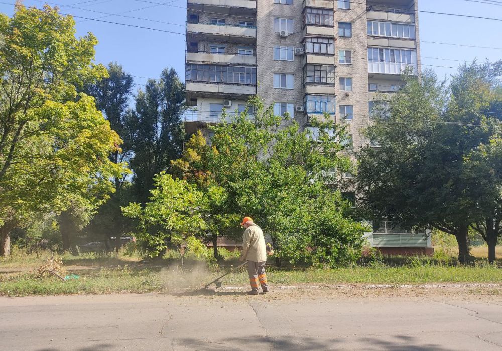 В Молодогвардейске выполнялись работы по благоустройству