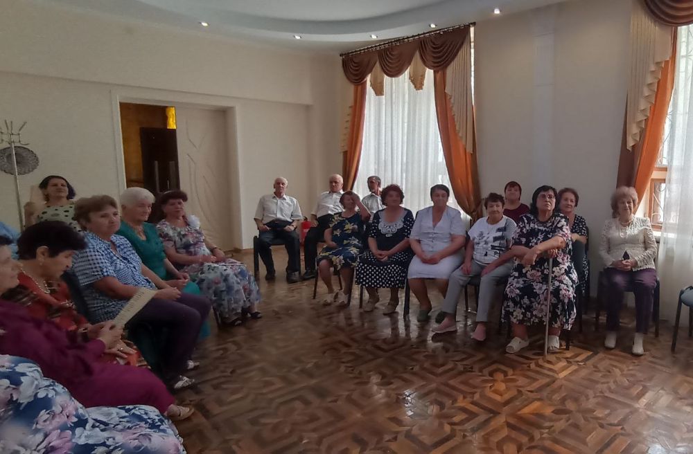 В ДК «Юность» прошел вечер отдыха «Всех удивим!»