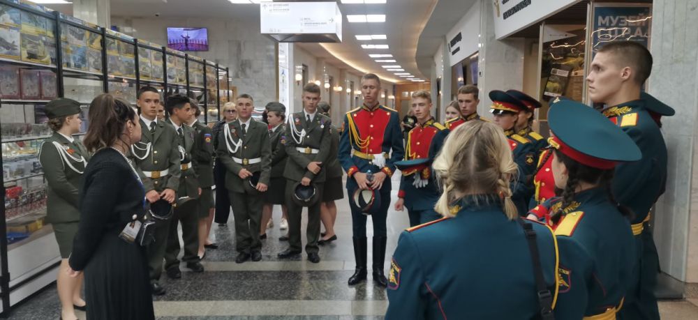 Сергей Козенко: Наши участники военно-патриотического клуба «Почетная Вахта Памяти Пост № 1 города Краснодона» посетили одно из самых значимых мест Москвы — Центральный музей истории Великой Отечественной войны!