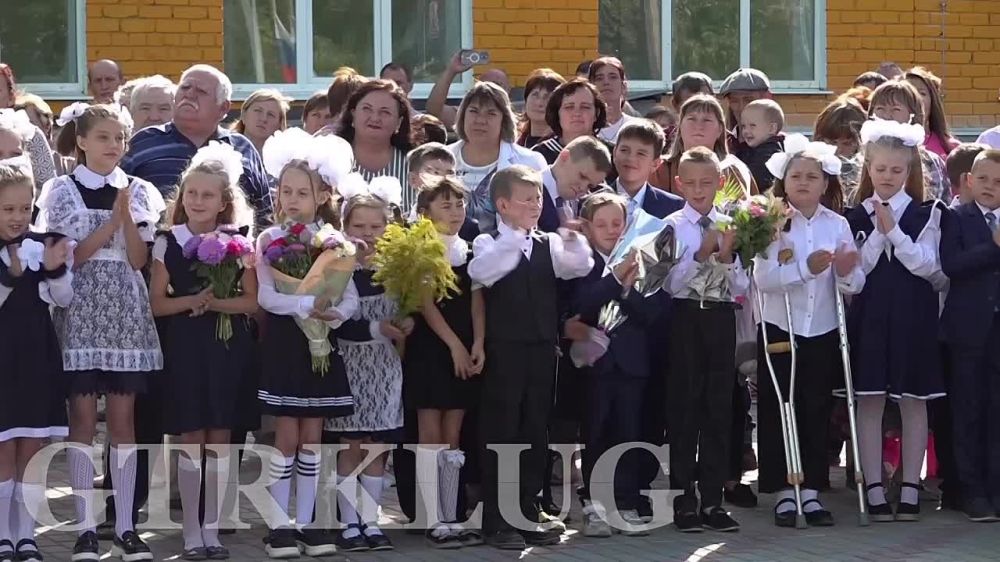 В Золотом к новому учебному году открылась восстановленная школа №16