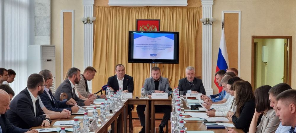 ������ ����������: ������� ������ ������� � ��������� �������� �����, ������� ����������, � ��������� - ���� ���������� �������������� ������ �� �. ����������