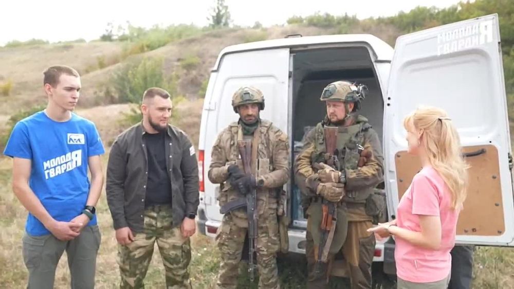 На страже боевого духа. Молодая Гвардия Единой России вместе с Сенатором РФ от ЛНР Дарьей Лантратовой передали гуманитарный...