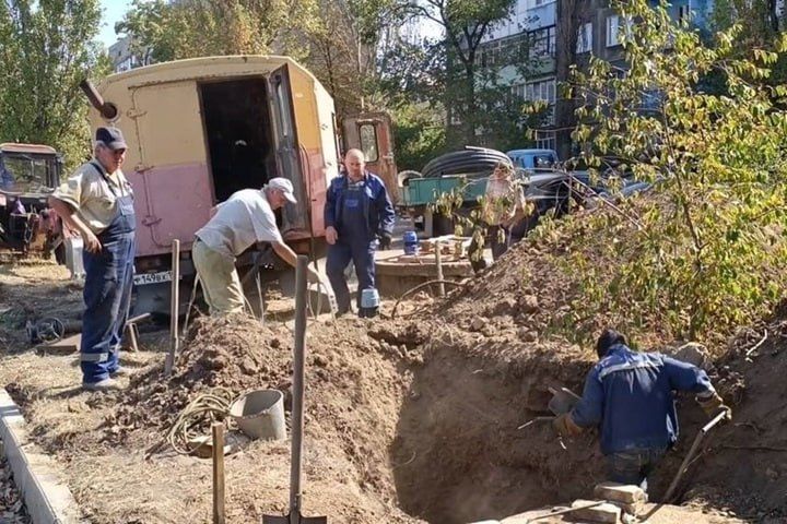 Брянские коммунальщики приводят в порядок объекты водоснабжения в Брянке