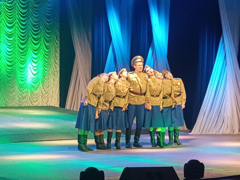 Луганский академический музыкально-драматический театр имени Михаила Голубовича открыл 84-й театральный сезон театрализованным