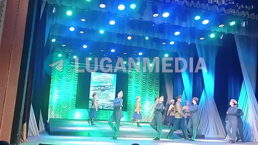 Луганский академический музыкально-драматический театр имени Михаила Голубовича открыл 84-й театральный сезон театрализованным дайджестом «Третий звонок»