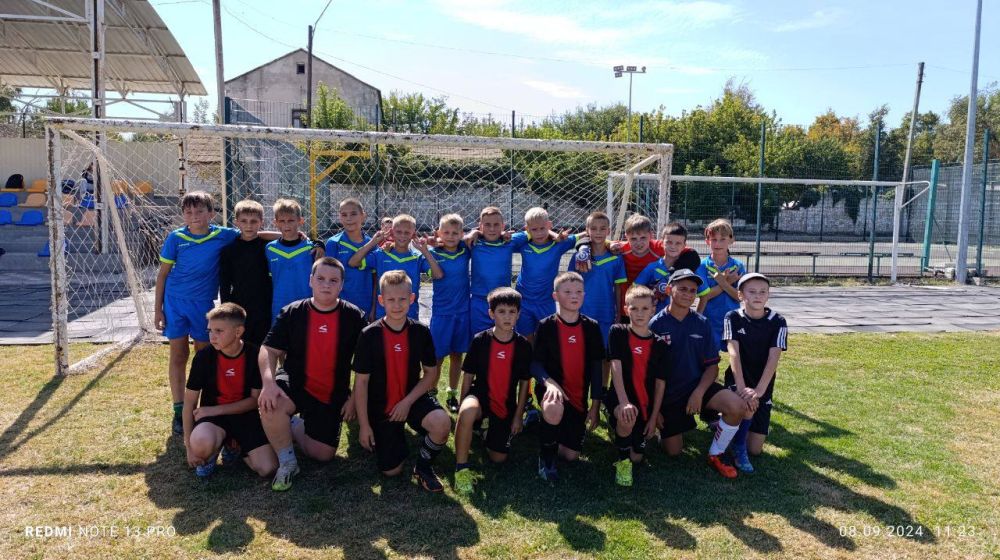 Владимир Чернев: 8 сентября в городе Старобельск состоялся товарищеский турнир по мини-футболу среди юношей 2013-2014 и 2016-2017 годов рождения из Старобельска и Молодогвардейска