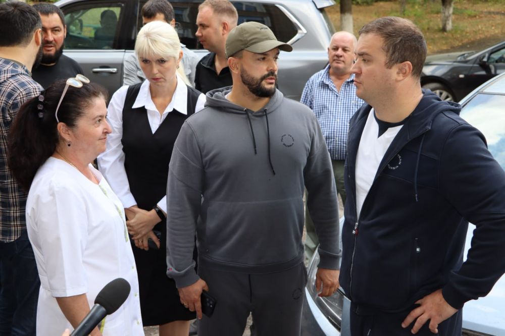 Побывали и в родильном доме