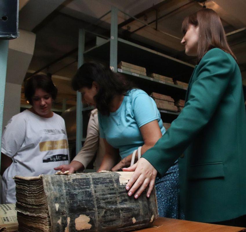 Архивная служба ЛНР отметила свое 99-летие