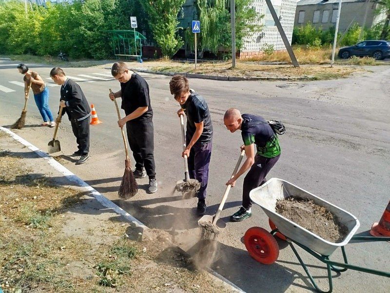 В Молодогвардейске прошел субботник в преддверии Дня города