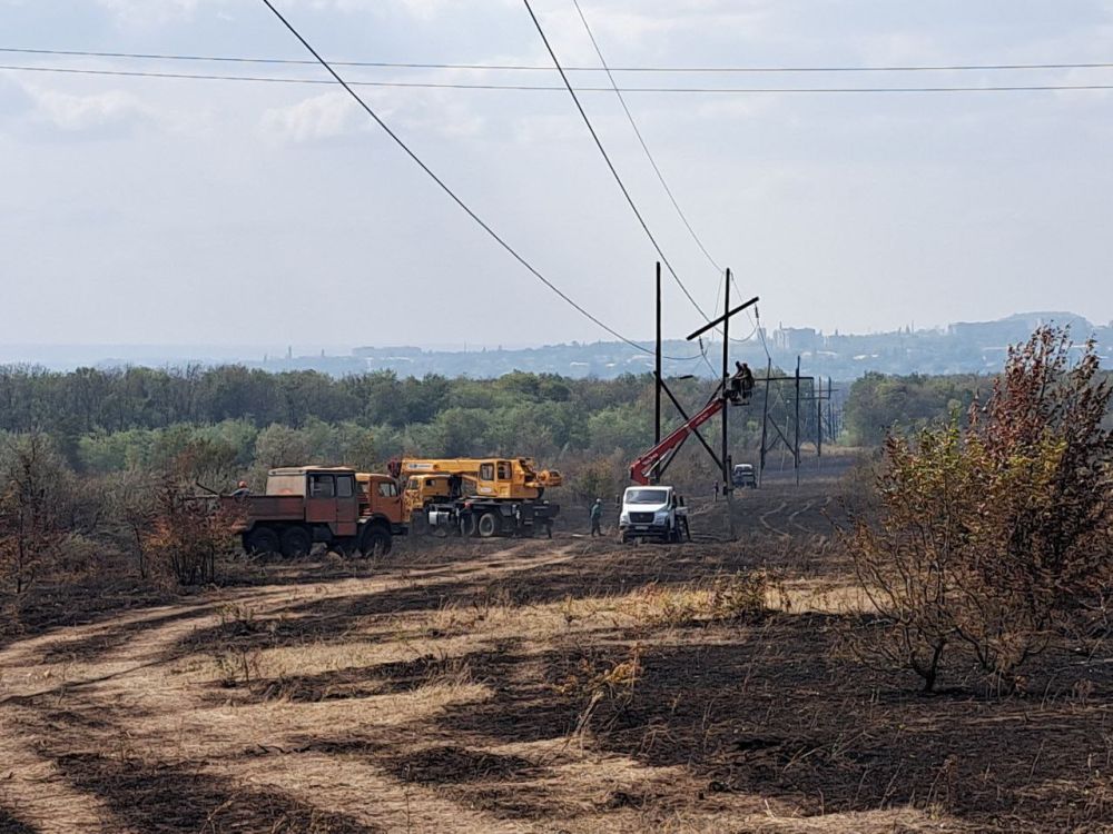 Энергетики восстановили питающие город Первомайск высоковольтные линии электропередачи, которые были повреждены в результате вчерашнего ландшафтного пожара внутри городского округа, сообщил глава муниципалитета Сергей Колягин в своем ТГ-канале