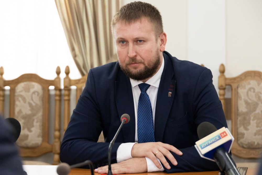 Денис Мирошниченко провел встречу с делегацией Совета старейшин города Еревана