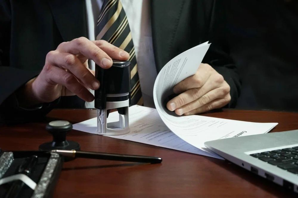 В ЛНР объявлен конкурс на замещение вакантных должностей нотариусов, занимающихся частной практикой