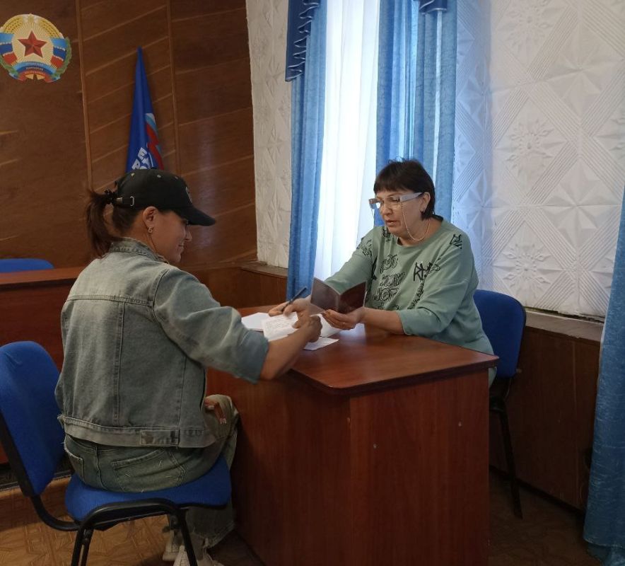 Выездные приёмы социальной службы: помощь жителям отдалённых районов Стаханова