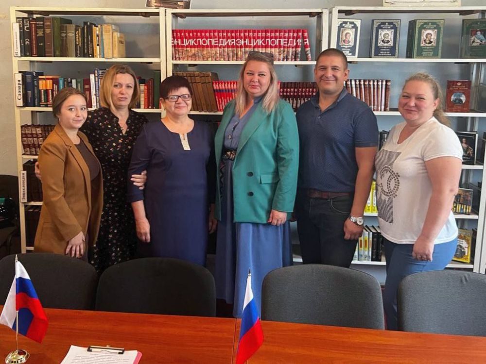 В городе Золотое состоялось открытие Централизованной библиотечной системы, которая впервые с момента освобождения населенного пункта распахнула свои двери для читателей