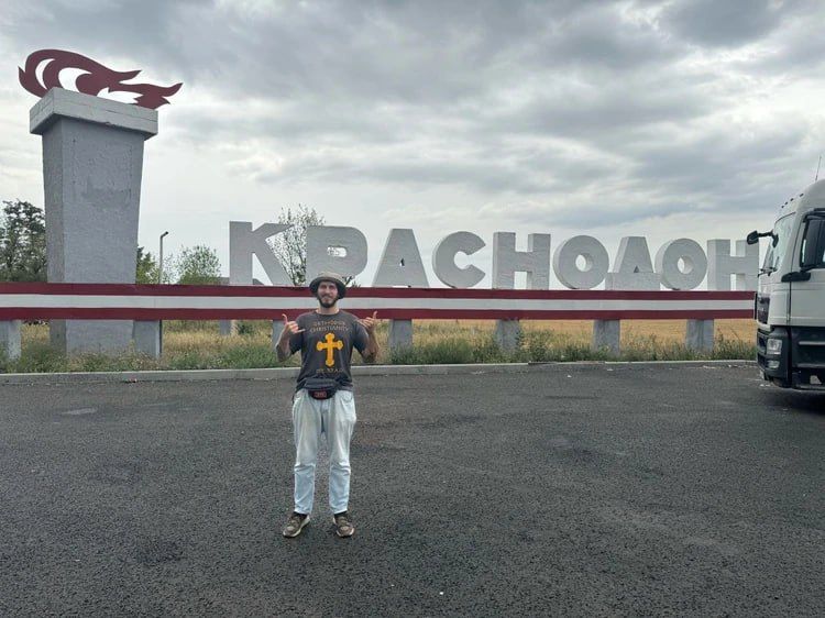 Объехал полмира и добрался до Новороссии: Путешественник Никита Шакиров побывал в ЛНР