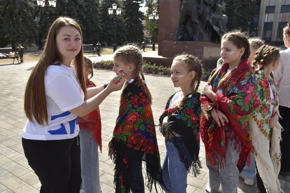 В ЛНР отпраздновали годовщину воссоединения с Россией