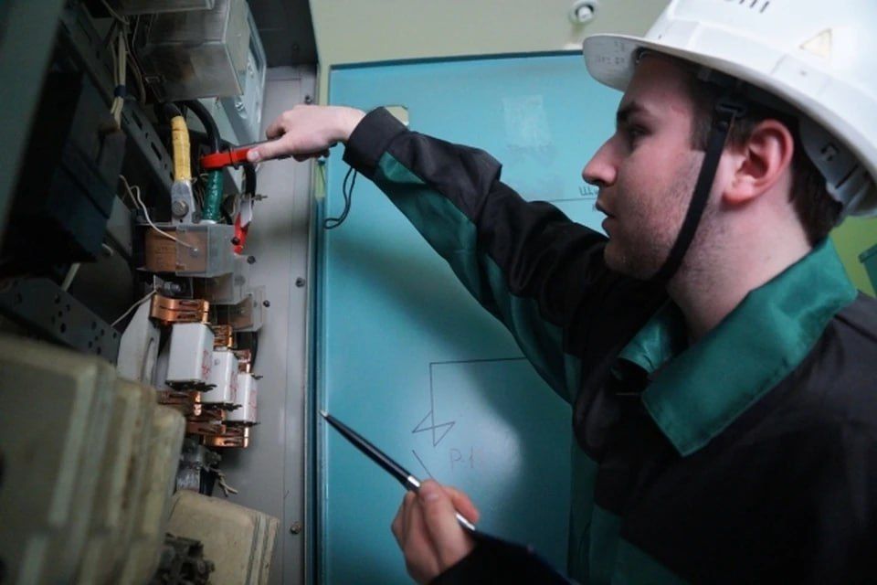 Энергетики ЛНР восстановили электроснабжение для 11 677 абонентов