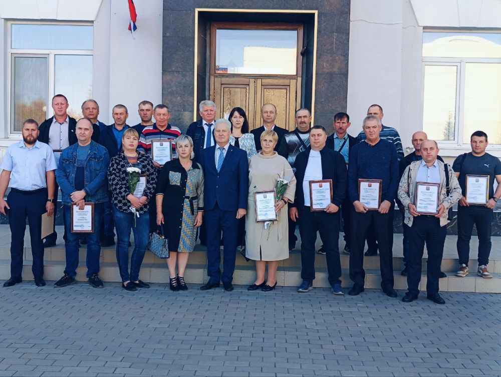 Сергей Козенко: Сегодня, в преддверии Дня работника сельского хозяйства и перерабатывающей промышленности, провел торжественный приём