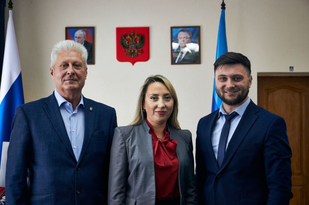 Продуктивный четверг!. Сегодня Первый замминистра молодежной политики ЛНР Василий Носков посетил Краснодон с рабочим визитом