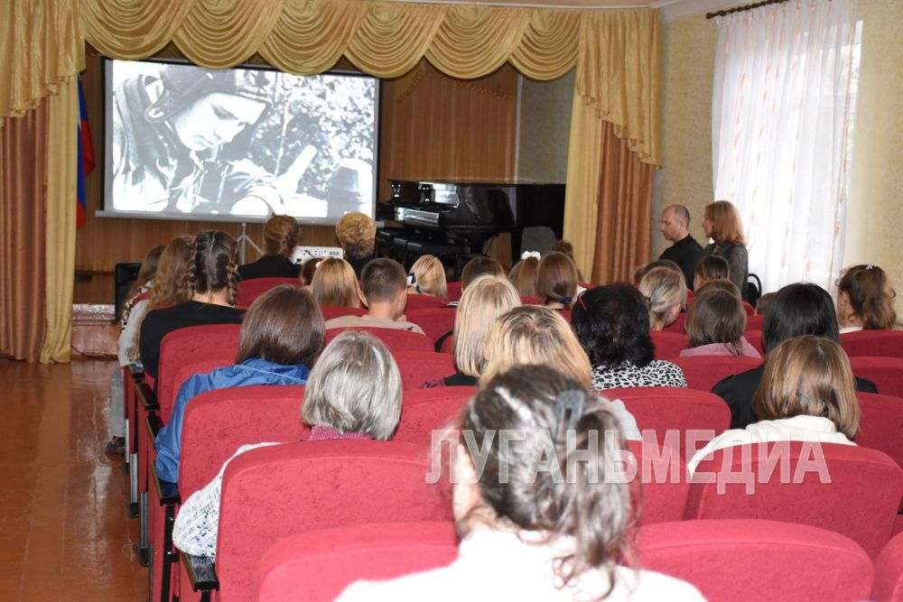 Фестиваль правильного кино продолжает знакомить жителей Луганской Народной Республики с лентами о героях нашего народа и их подвигах