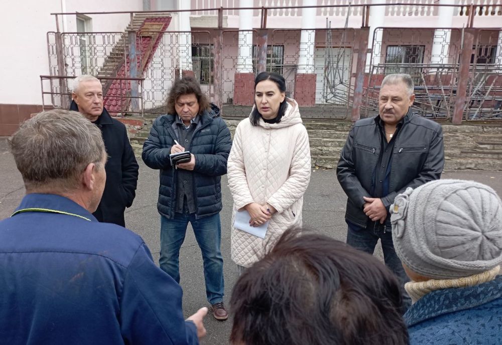 Сегодня провела выездную встречу с жителями города Счастье