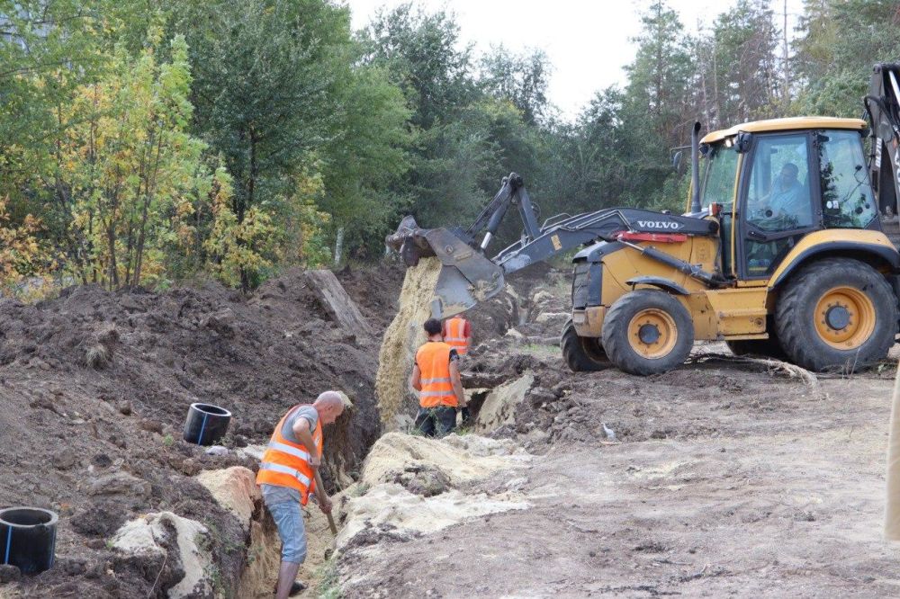 Омская область помогла восстановить водоводы в Стаханове