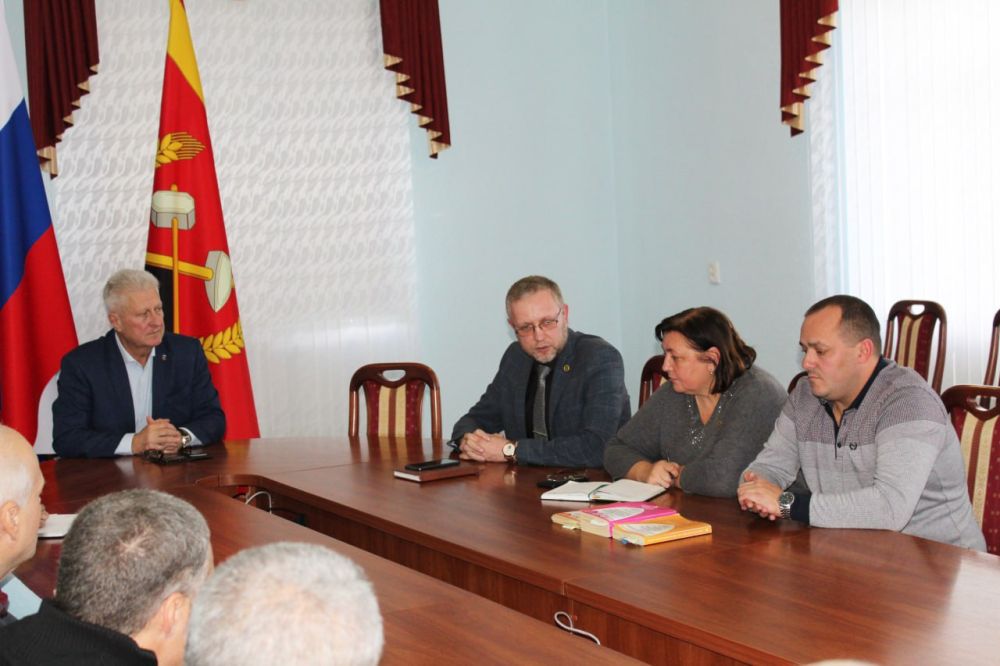 Сергей Козенко: Сегодня в Администрации состоялась встреча с представителями Инспекции жилищного и строительного надзора...