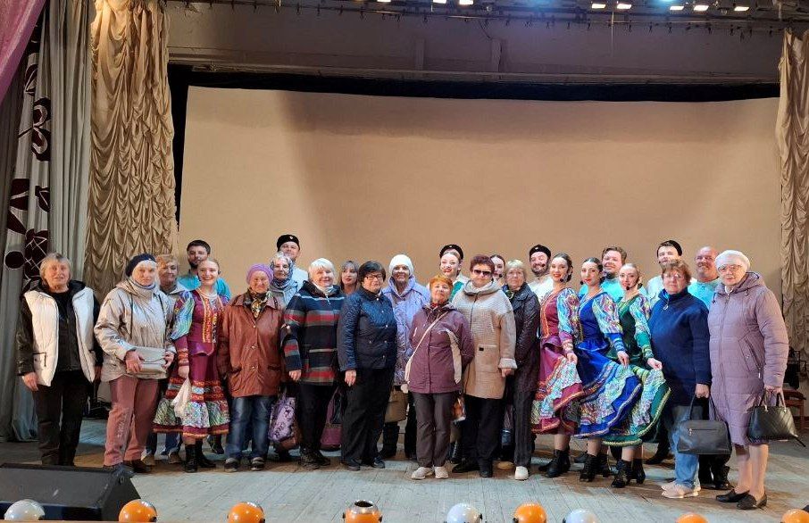 Слушатели Университета третьего возраста посетили концертную программу с участием ансамбля песни и танца «Раздолье»...