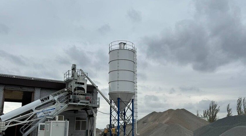 Застройщик запустил собственное производство бетона для удешевления жилья в ЛНР