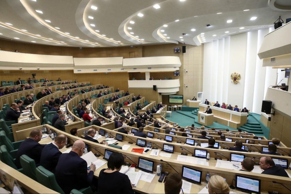 Ольга Бас: Текущее пленарное заседание палаты регионов началось с очень важной темы усиление ответственности за нарушение прав инвалидов в области трудоустройства