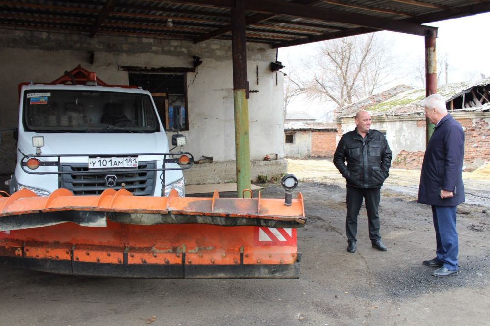 Сергей Козенко: С приближением зимнего сезона перед нами стоит важная задача — обеспечить полную готовность нашей дорожной техники к любым погодным условиям