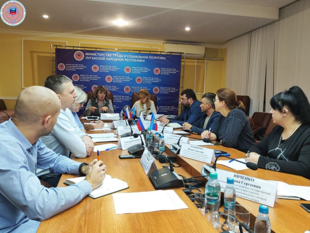 В ЛНР обсудили вопрос восполнения дефицита кадров на предприятиях и в организациях региона