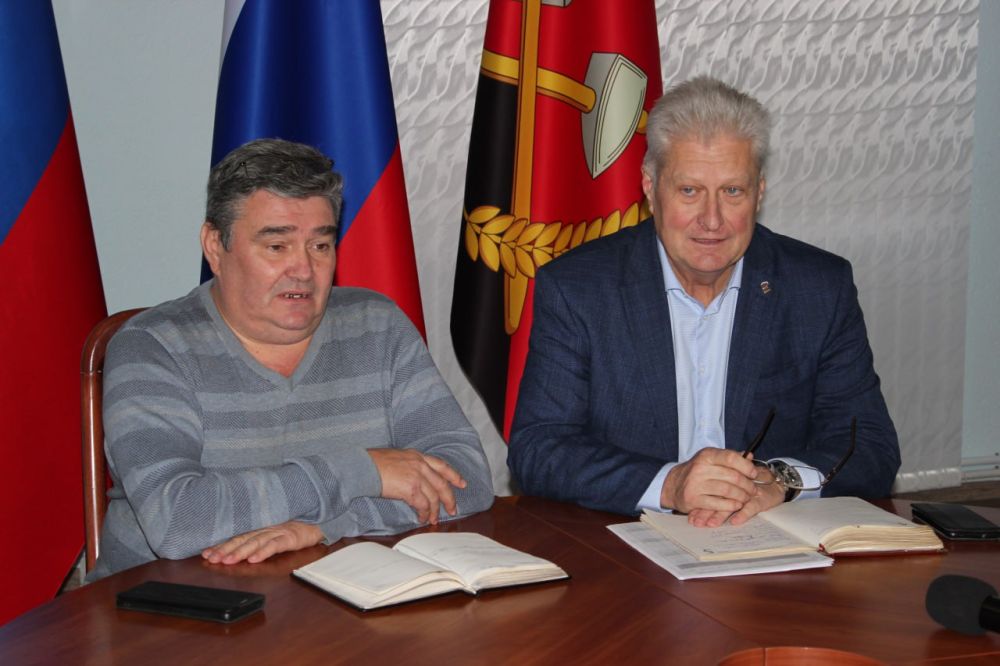 Сергей Козенко: Вчера в Краснодоне состоялась встреча с Министром инфраструктуры и транспорта Луганской Народной Республики Владимиром Владимировичем Евдохиным