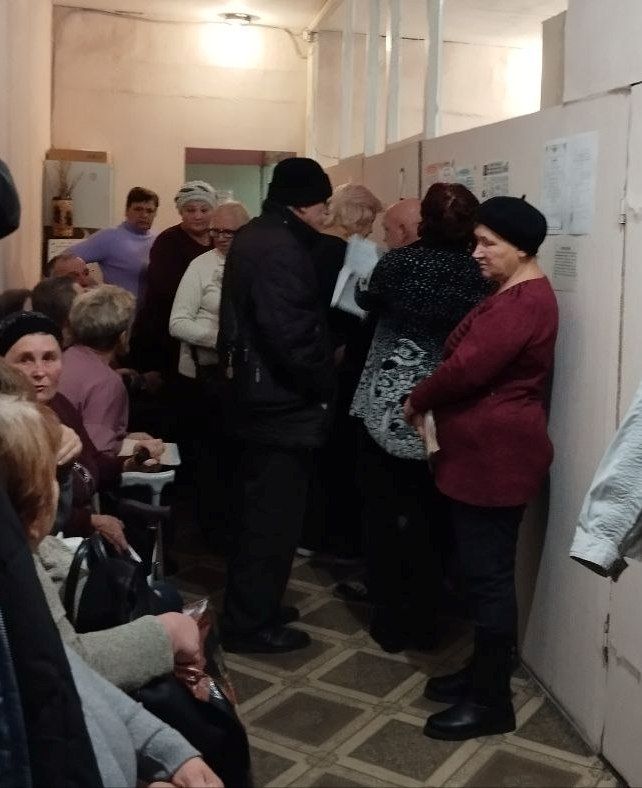 15 ноября медицинские работники из города Красный Луч, в рамках выездного приема оказали помощь жителям города Миусинск