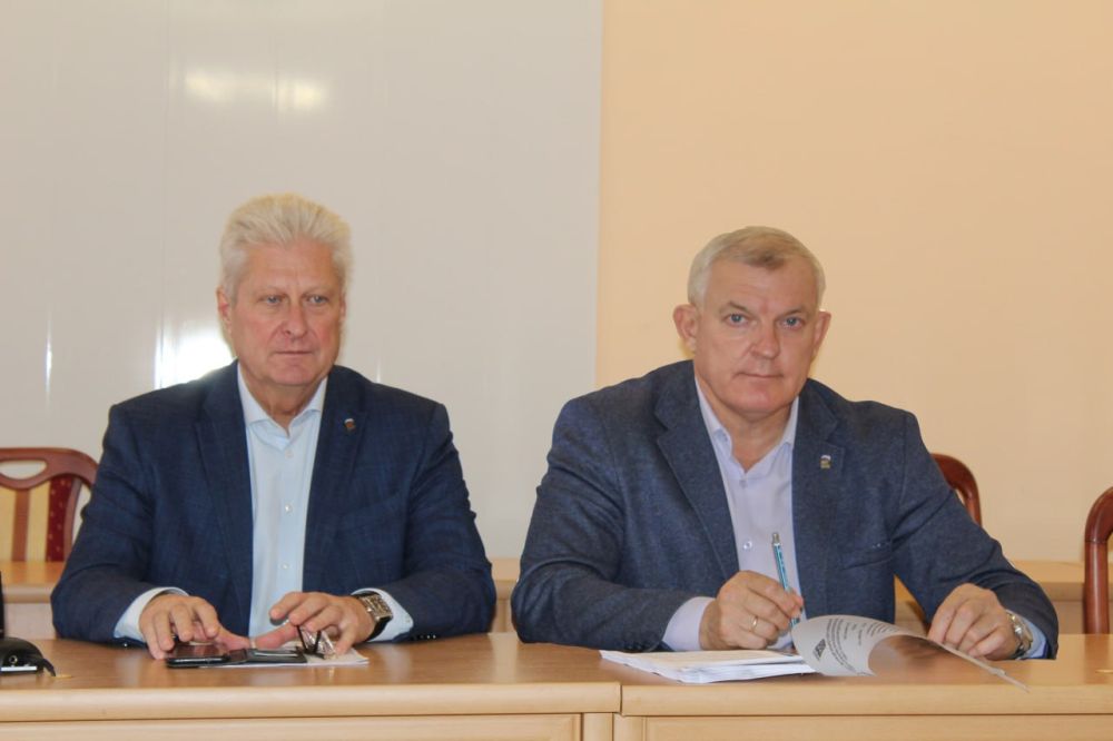 Сергей Козенко: Сегодня принял участие во внеочередном двадцать шестом заседании Совета Краснодонского муниципального округа, созванном для оперативного приятия важных и актуальных решений