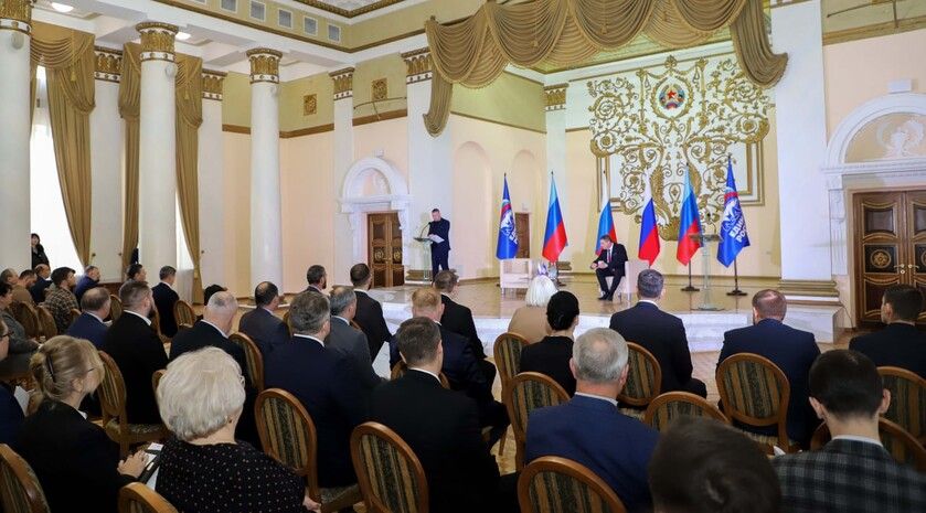 «Единая Россия» определила делегатов на всероссийский партсъезд от ЛНР