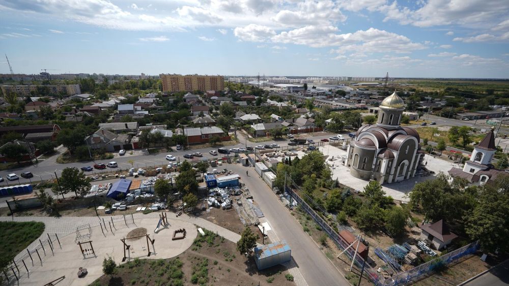 "Наш президент всегда рядом с людьми": Песков рассказал о возможной поездке Путина в Донбасс