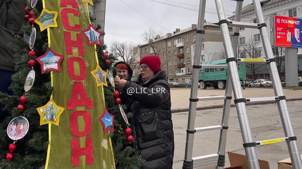 Литейный 3D-ковш, символизирующий металлургическую промышленность Алчевска, украсит елку муниципалитета на центральной площади в столице ЛНР